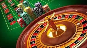 pkpk12 Slots Mobile App ဖြင့် ကစားနေသောမြင်ကွင်း